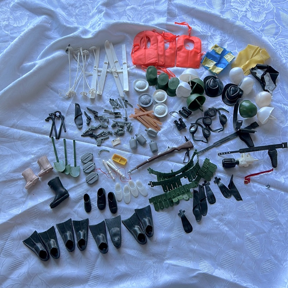 Vintage 1960 GI JOE ACTION FIGURE ACCESSORIES bundle/ lot